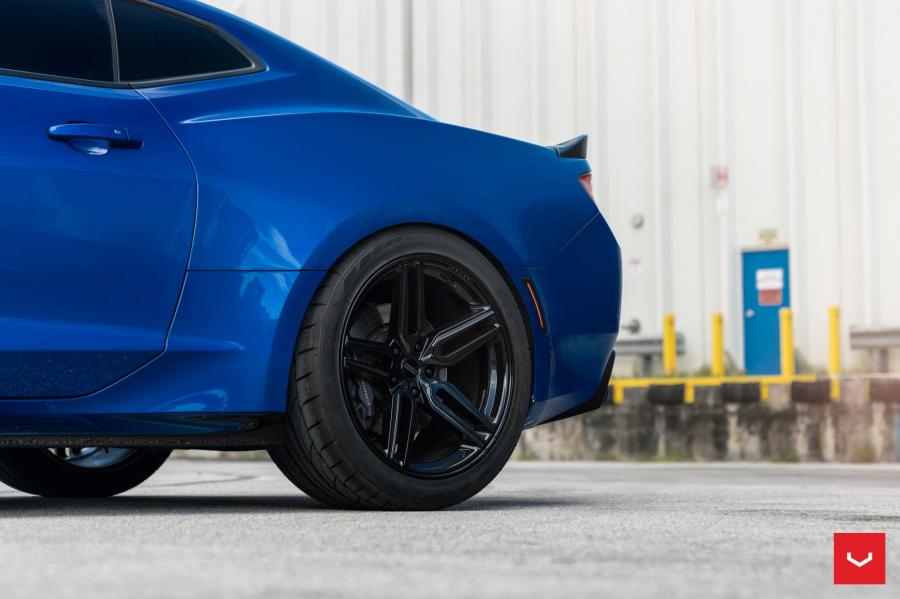 Детали экстерьера Chevrolet Camaro SS on Vossen Wheels (HF-1) 2019 года  (фото 10 из 14)